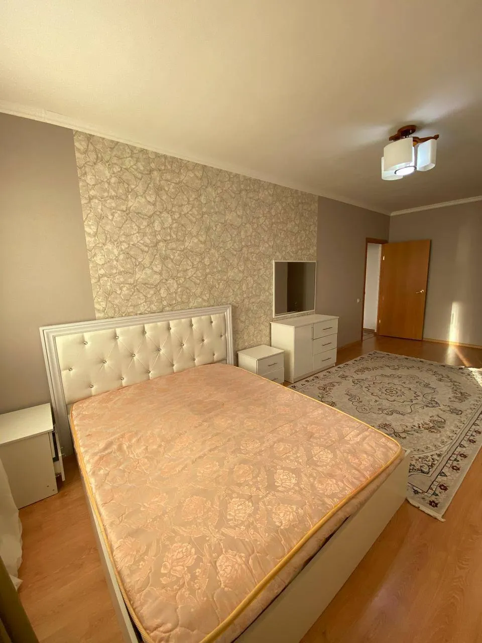 2-комн. квартира, для семьи/пары, Нура, 220 000 ₸