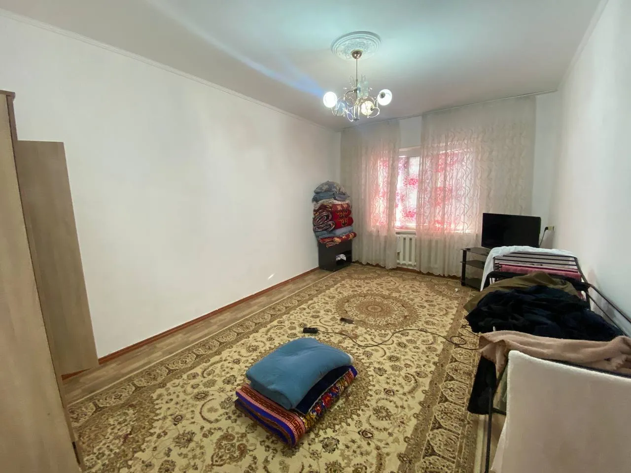 Подселение, для парней, Восток