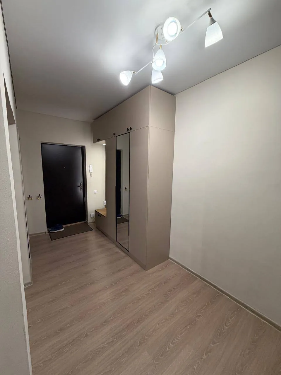 3-комн. квартира, Гейт сити, 300 000 ₸