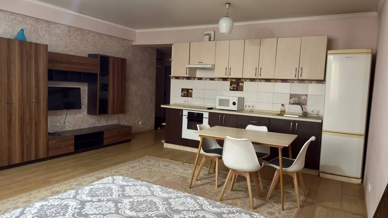 1-комн. квартира, для девушек, Алмалинский, 250 000 ₸