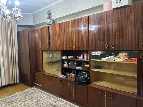 Подселение, Золотой квадрат, Алматы