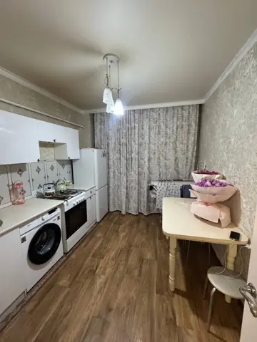 Подселение, Момышулы/Абая, Алматы