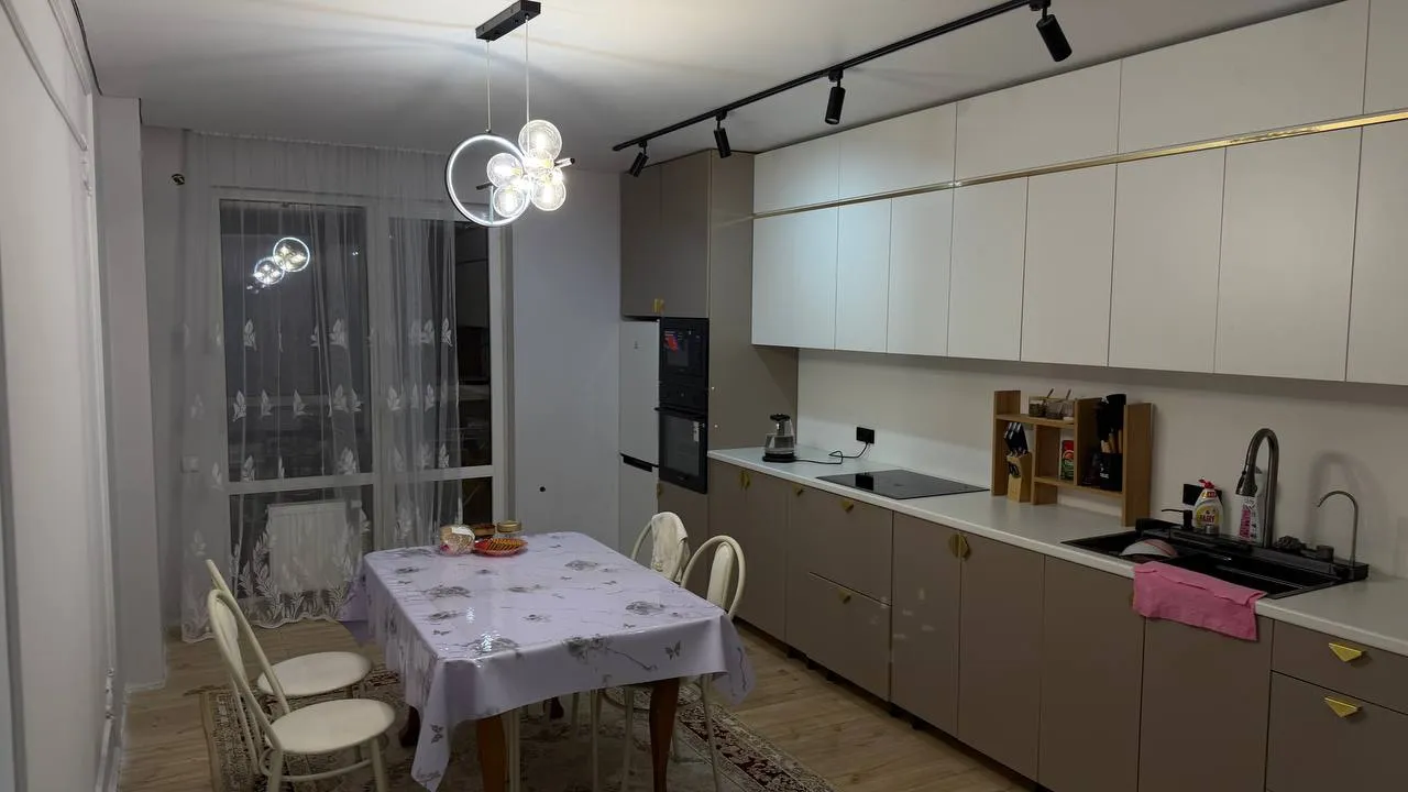 Комната, для девушек, 100 000 ₸/чел